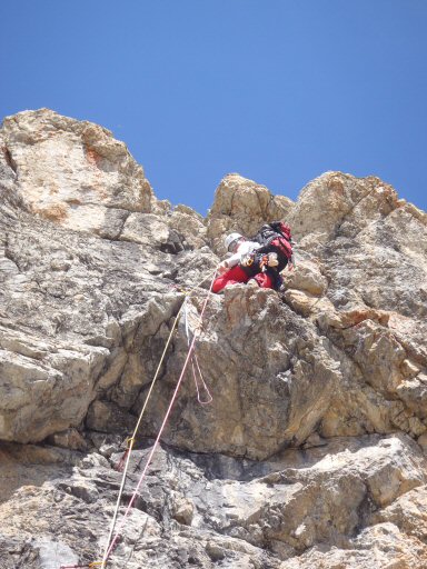 Aiguille de la Nova 029c.jpg - Avec un surplomb pass en artif